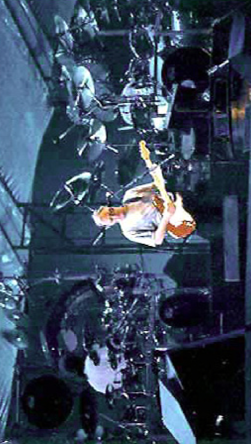 PinkFloyd1988-02-02TheEntertainmentCenterSydneyAustralia (3).jpg